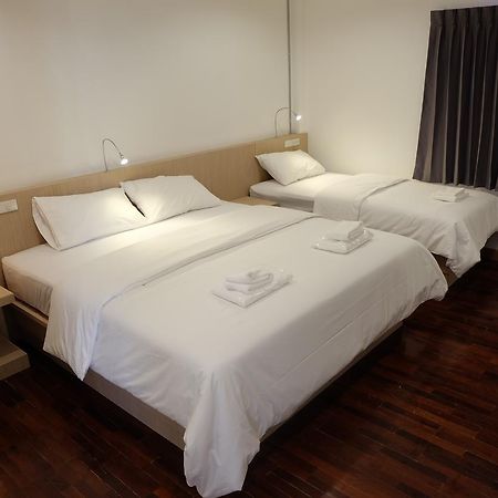 F Plus F Hostel Chiang Mai Esterno foto